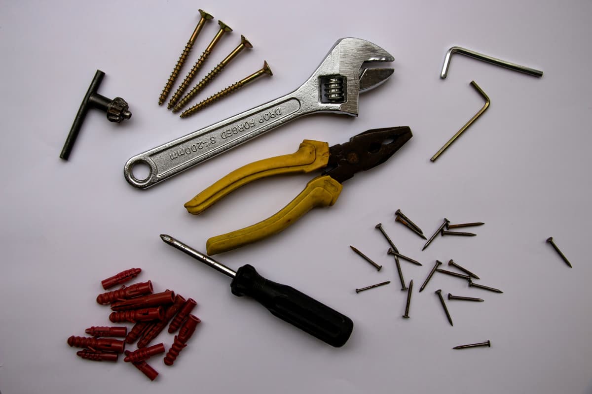 Best Hand Tools for Factory Use